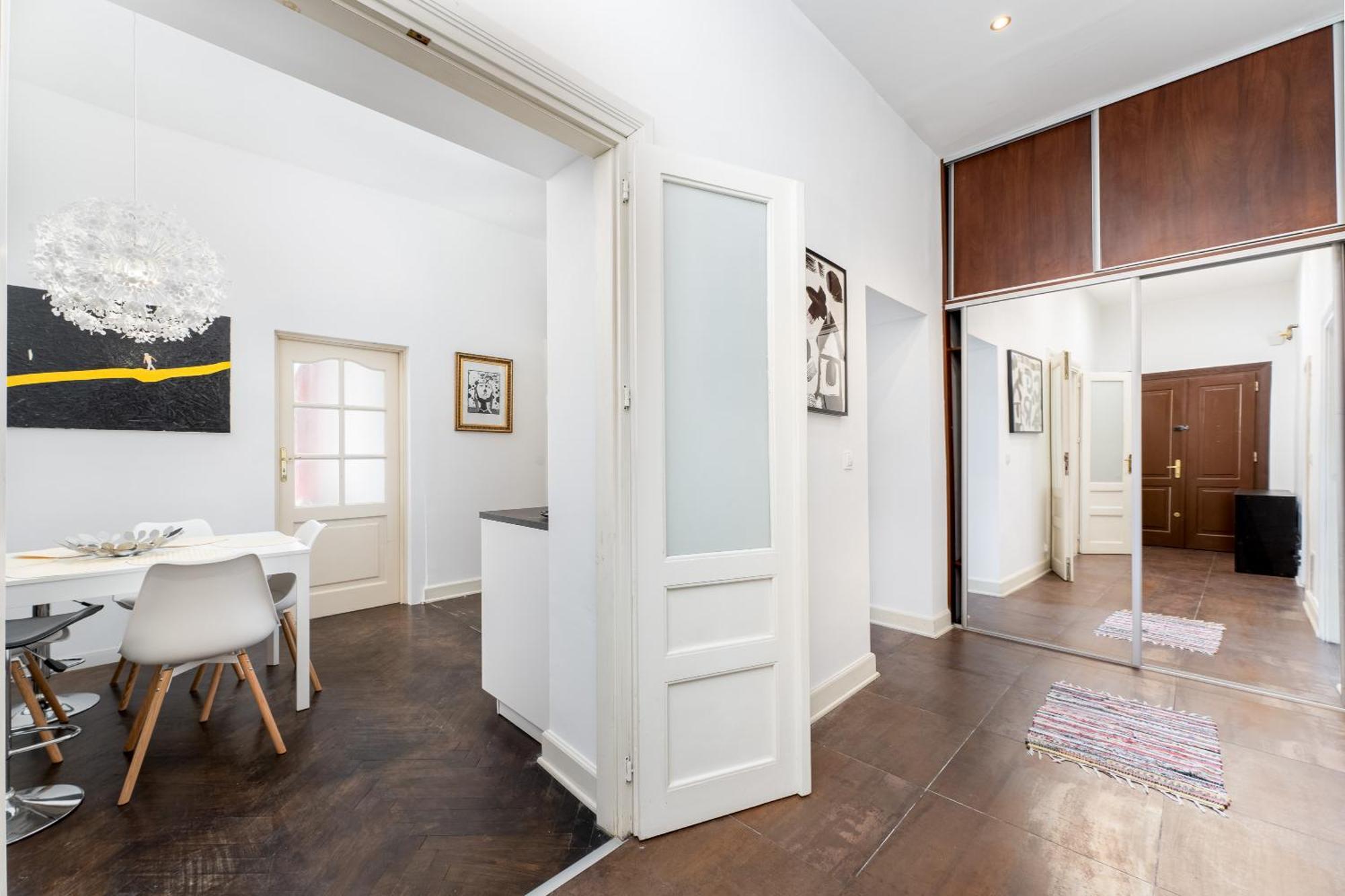 Old Town Spacious Apartment クラクフ エクステリア 写真